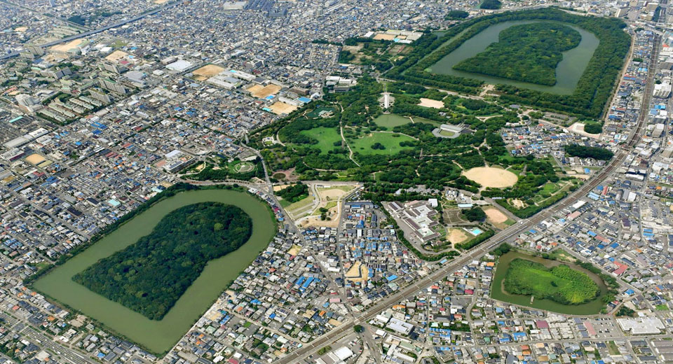 Kofun: keyhole tombs of Japan